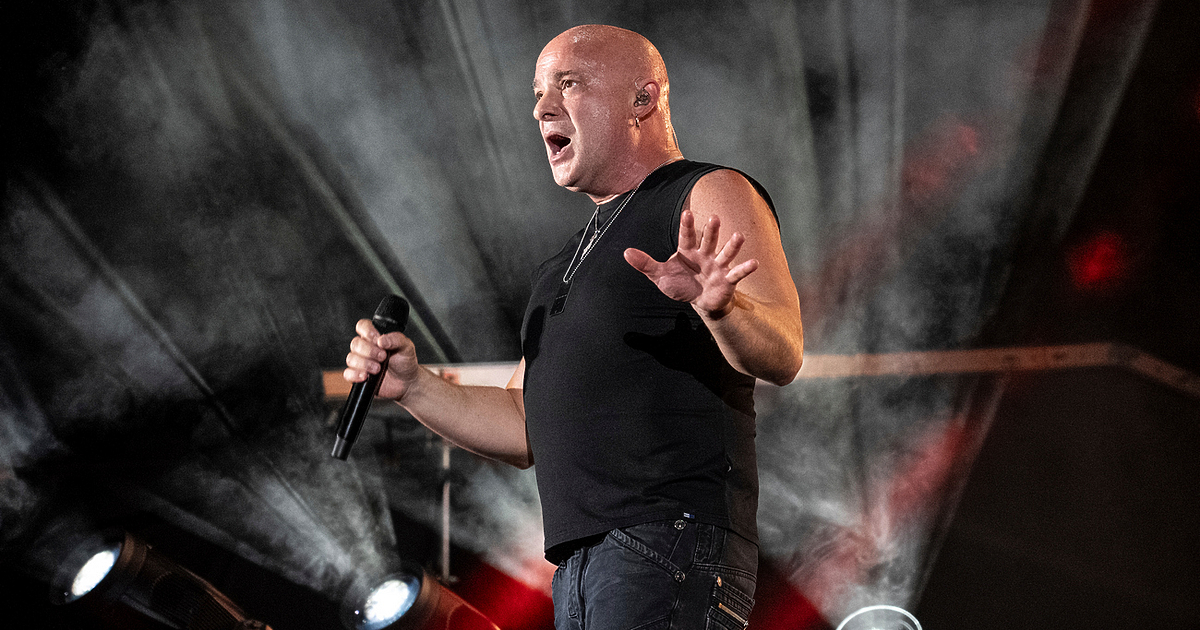 Фронтменът на американските мултиплатинени метъли Disturbed Дейвид Дрейман отново насочи прожекторите