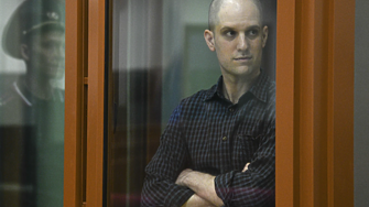 15 месеца след ареста започва делото срещу репортера на Уолстрийт