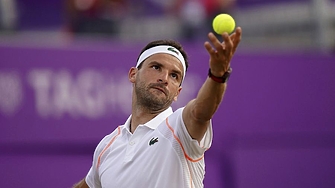 Григор Димитров започна сезона на трева с категорична победа над