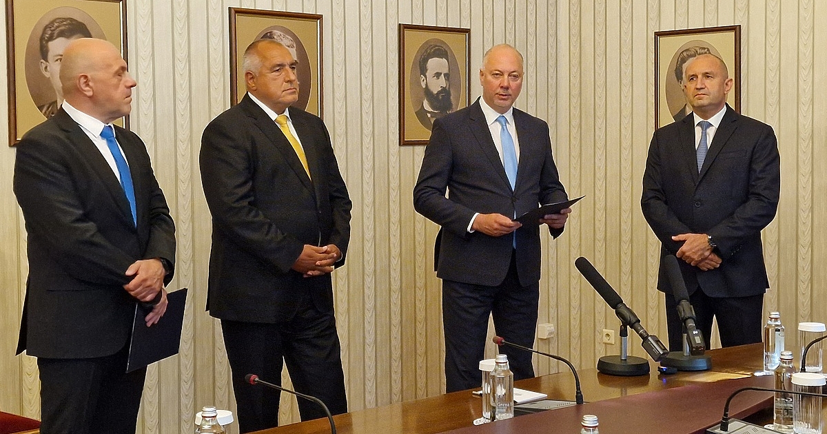 Днес лидерът на ГЕРБ Бойко Борисов представи кандидатът за премиер