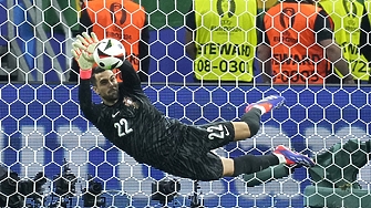 Вратарят на Португалия Диого Коща се превърна в герой след