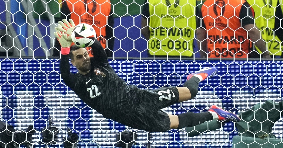 Вратарят на Португалия Диого Коща се превърна в герой, след