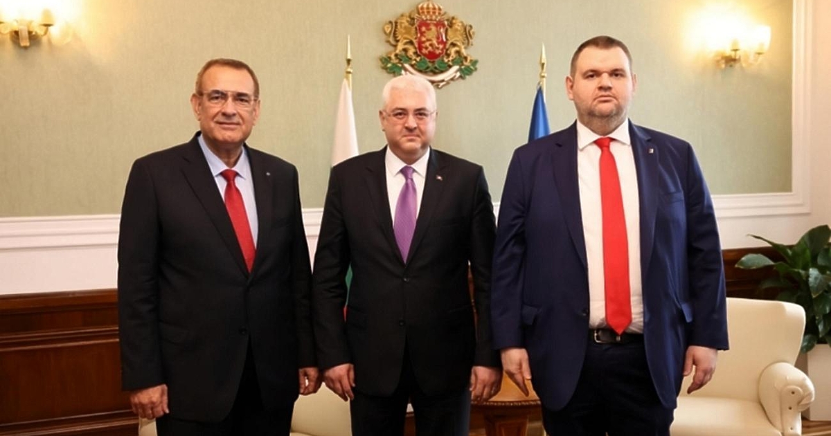 Още по тематаПодкрепете ниУважаеми читатели, вие сте тук и днес,