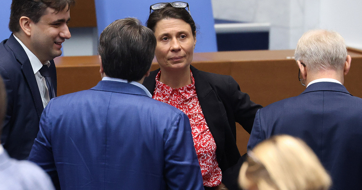 Днес правителството, предложено от ГЕРБ-СДС не мина защото:1. Това Е