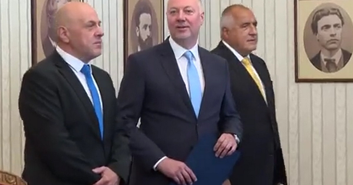 ГЕРБ-СДС получи първия проучвателен мандат за съставяне на правителство. Формацията