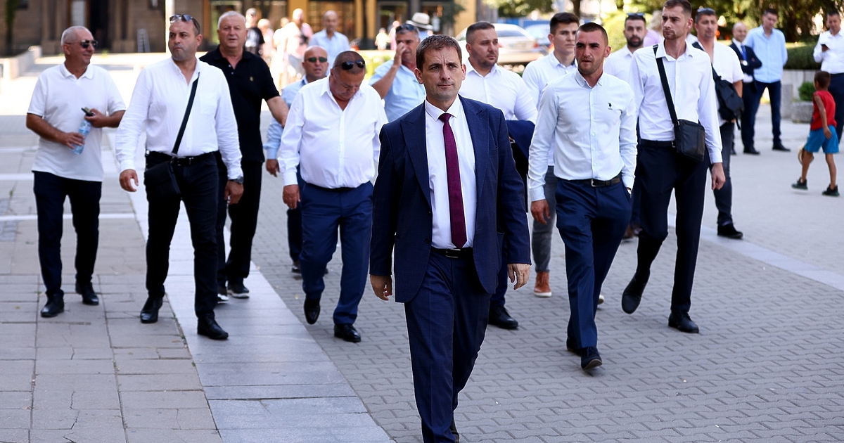 Част от актива на ДПС - поддръжници на почетния председател