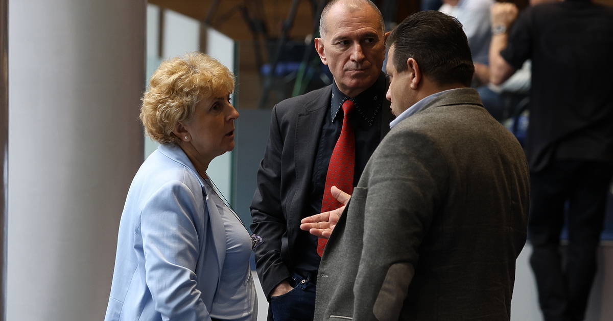 Трима бивши депутати от Величие“ – Дарин Георгиев, Виктория Василева