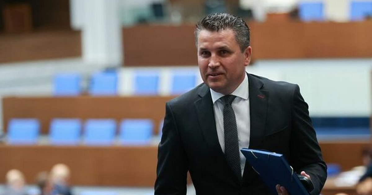 Депутатите на ДПС, които са лоялни на почетния председател Ахмед