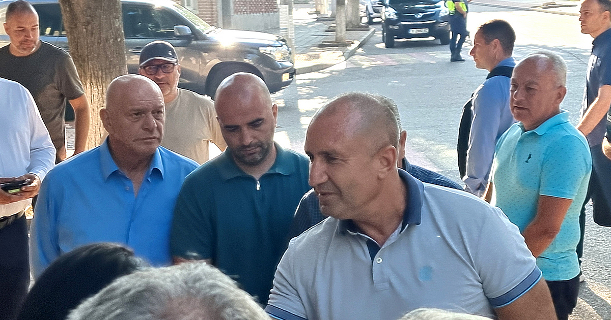 Обсъдихме как и откъде да се намерят фургони, така че