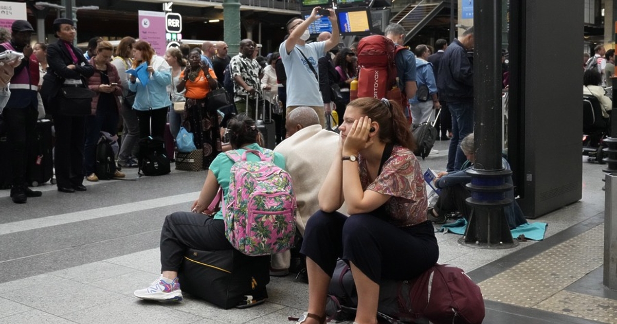 Трафикът по железопътните линии във Франция трябва да се върне