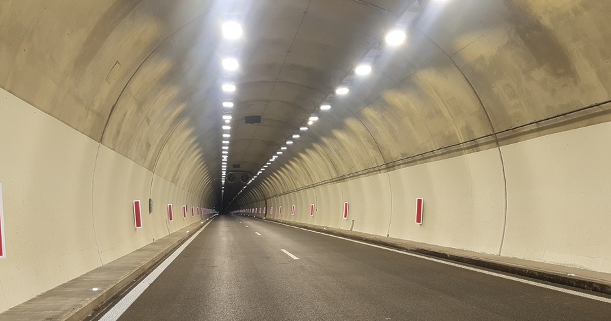 Шофьор е загинал при инцидент в тунел Правешки ханове, съобщава