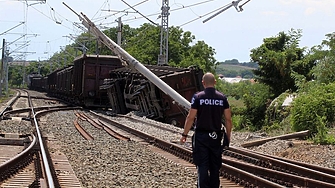 Движението на влаковете от Подбалканската линия в участъка Мирково