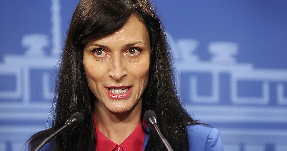 Бившата вицепремиерка Мария Габриел се готви за втория пост в