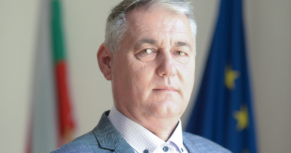 Със заповед на министър-председателя Димитър Главчев от длъжността заместник-министър на