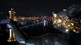 Сена една от гордостите на френската столица беше превърната в