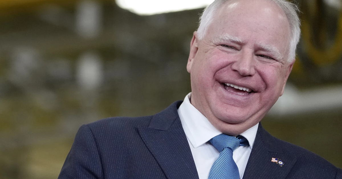 Губернаторът на Минесота Тим Уолз и сенаторът от Охайо Джей