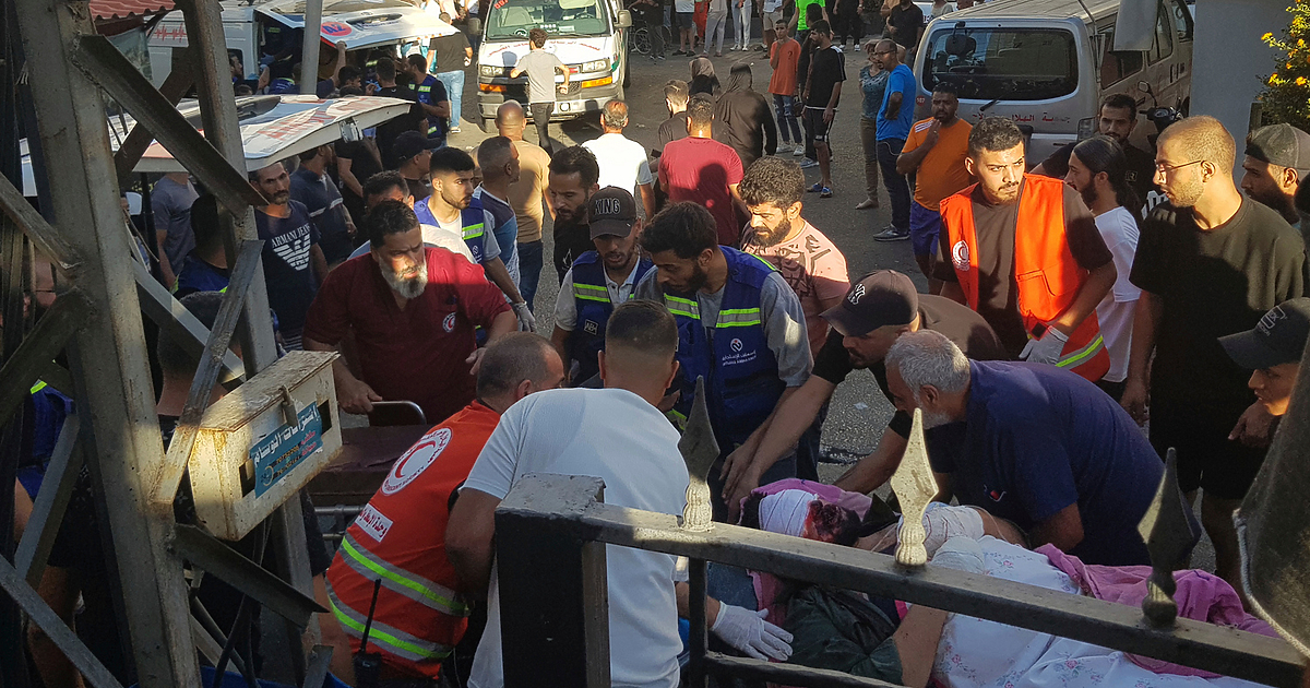 След безпрецедентната атака в Ливан, при която на публични места