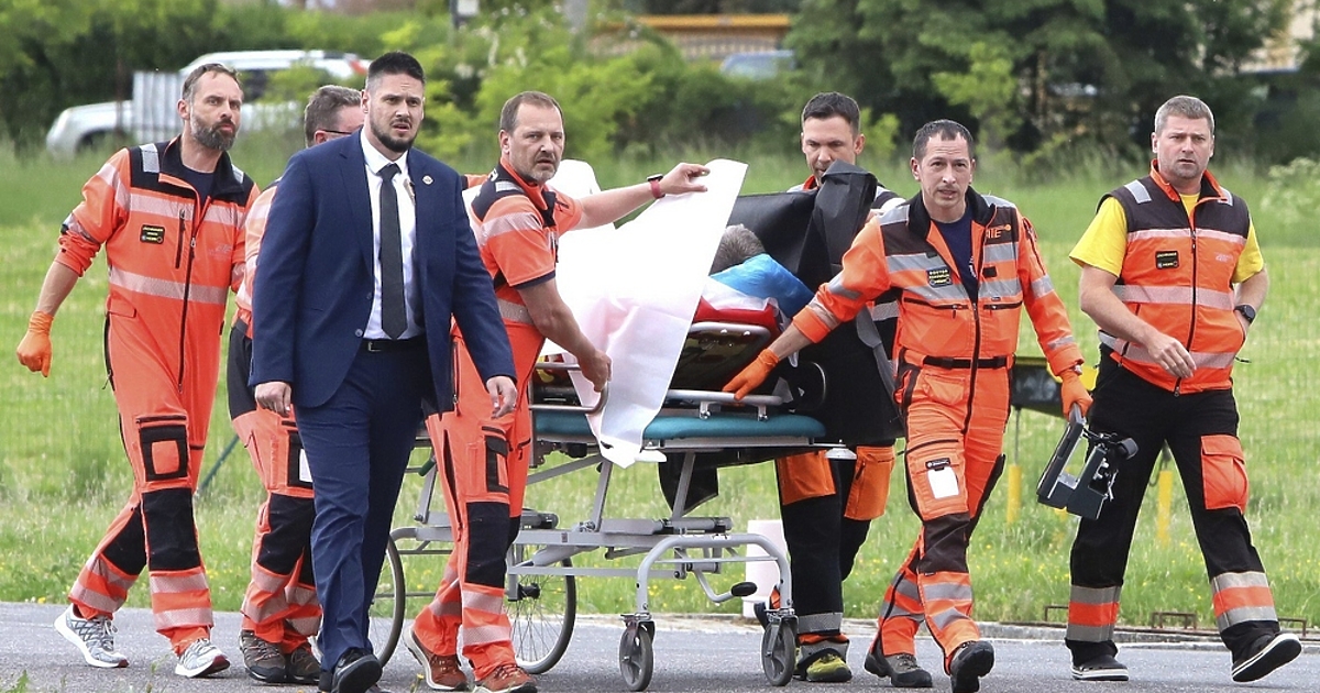 Словашкият премиер Роберт Фицо, който беше тежко ранен при стрелба