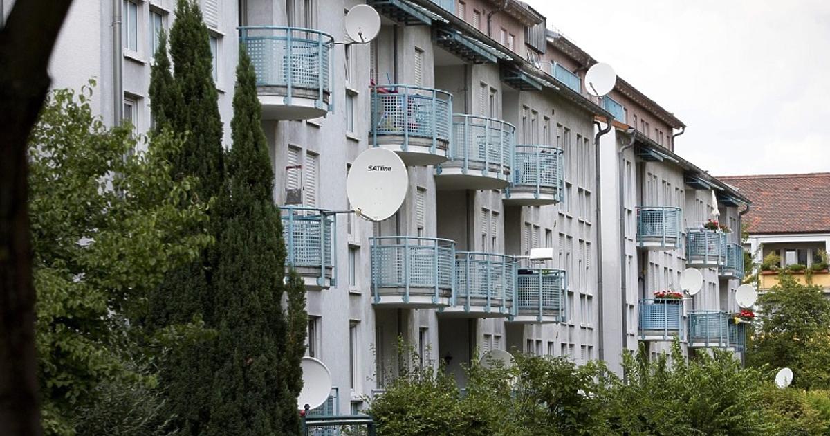 Хиляди излязоха по улиците на Лисабон и други градове в