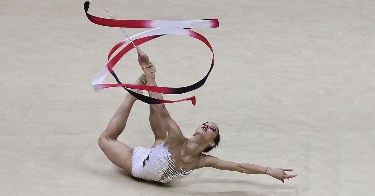 Новината, че 16-годишната Елвира Краснобаева, една от най-обещаващите български гимнастички,