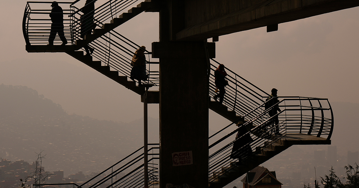 Отсъствието на икономическите теми от публичните дебати е хем успокояващо,