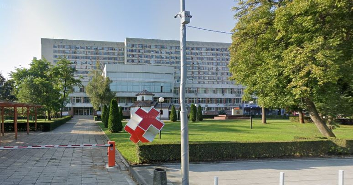 Изписаха от болница детето, чиято майка скочи с него от 3-тия