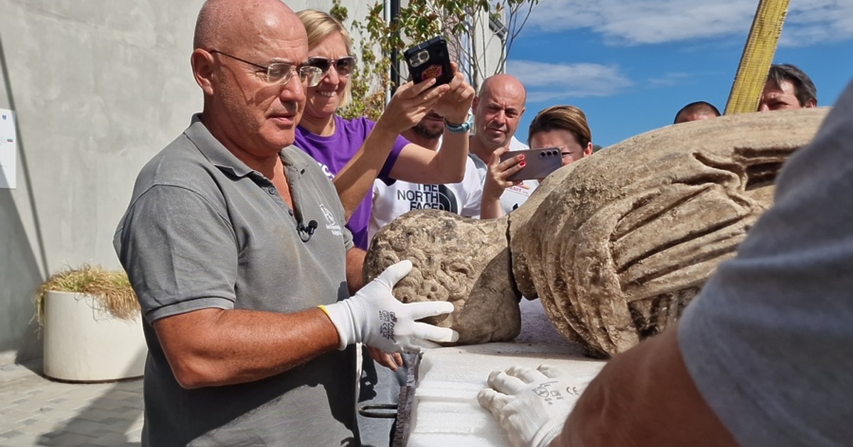 Главата, открита при разкопките в Хераклея Синтика, е на втората