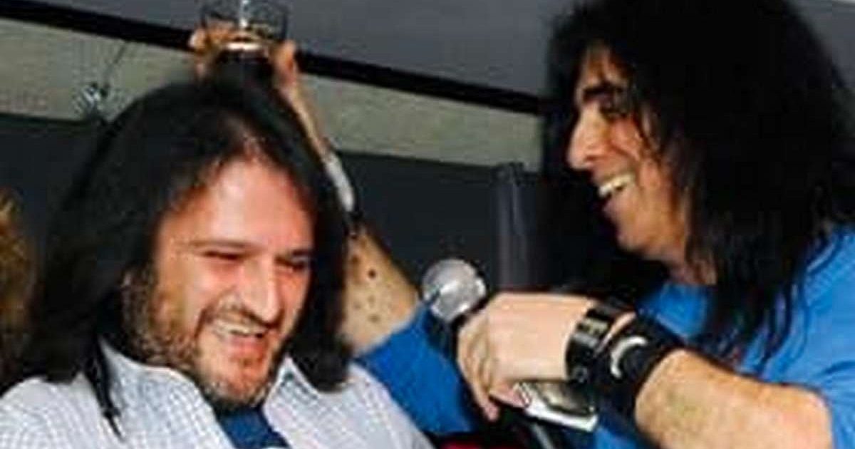 Почина дългогодишният барабанист на рокгрупата “ Юрий Коцев. Това съобщиха