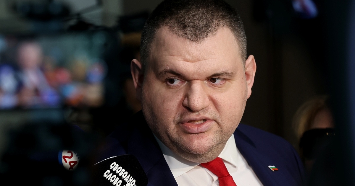 Представители на партия Продължаваме промяната“ (ПП) са съсипали холдинга Булгартабак“.