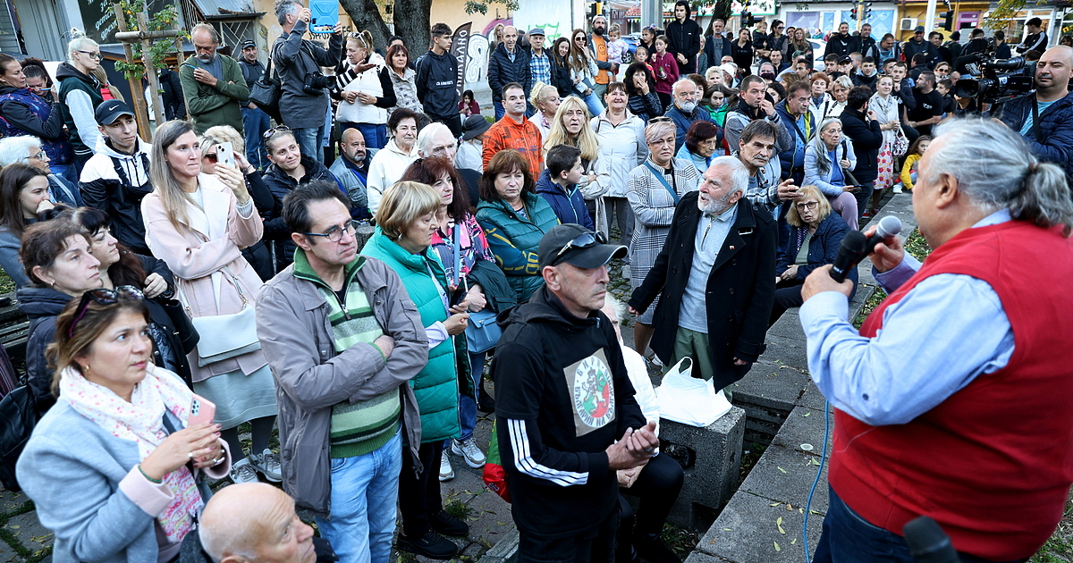 Граждани от столичния кв. Княжево“ протестираха снощи срещу решение на Столичния общински