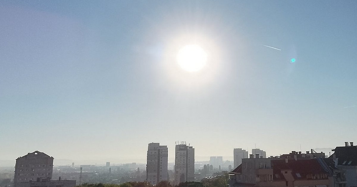 Атмосферното налягане е по-ниско от средното за месеца - през