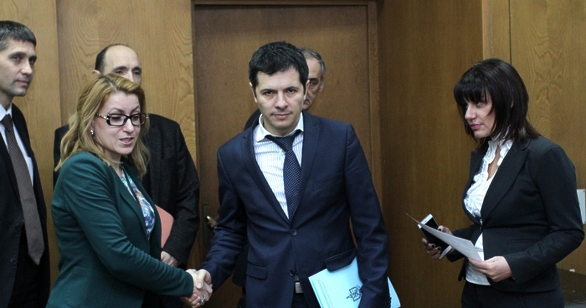 Професионалното ръководство на МВР е обезличено. То седи някъде под