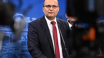 Преди петнайсетина години някои го наричаха втурнат младеж Днес той