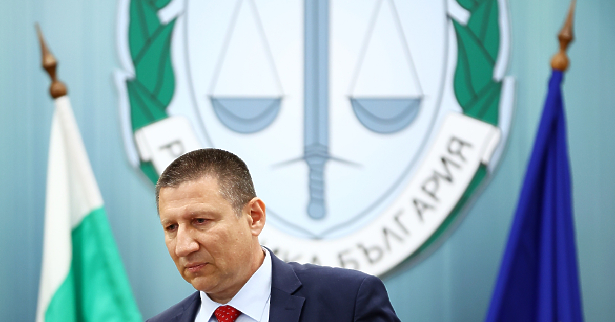 Може ли нещо да спре Борислав Сарафов да стане главен