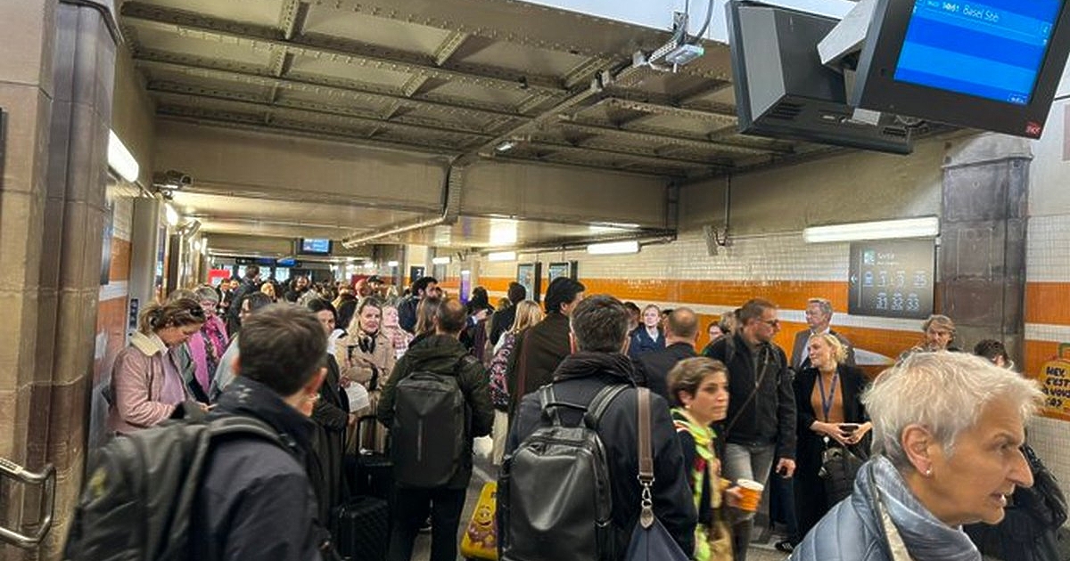 Пожар във влак, превозващ евродепутати от Страсбург за Брюксел, вдигна