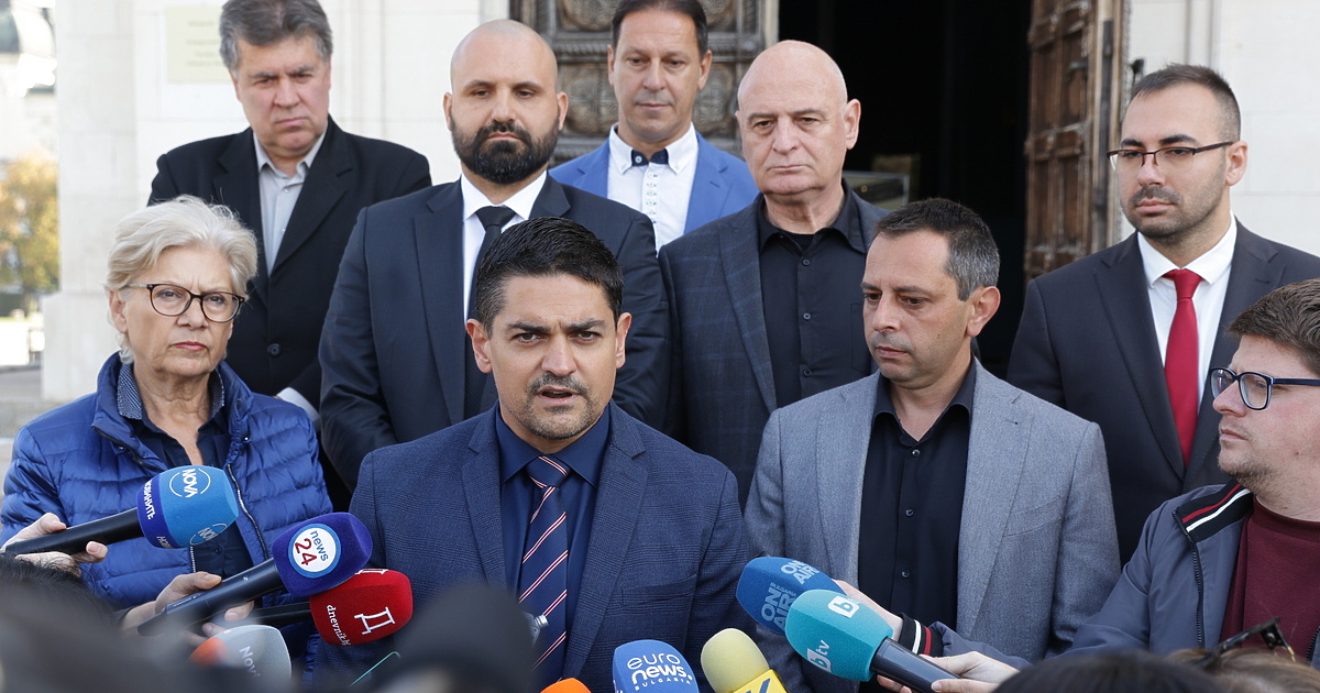 За коалиция срещу Борисов и Пеевски се обяви лидерът на