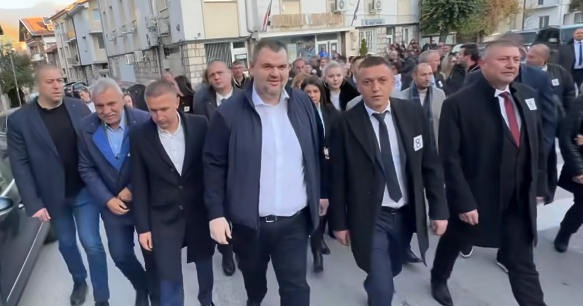 Видео с посещение на Делян Пеевски в Якоруда показа пресцентърът