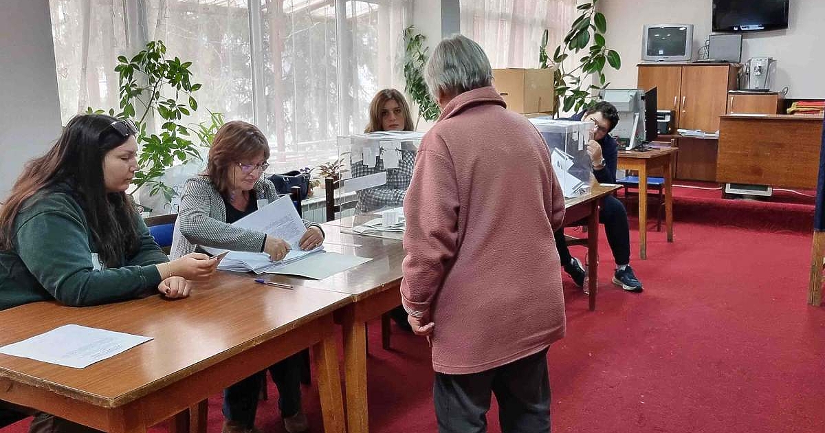 ГЕРБ е първа политическа сила сред всички възрастови групи, сред