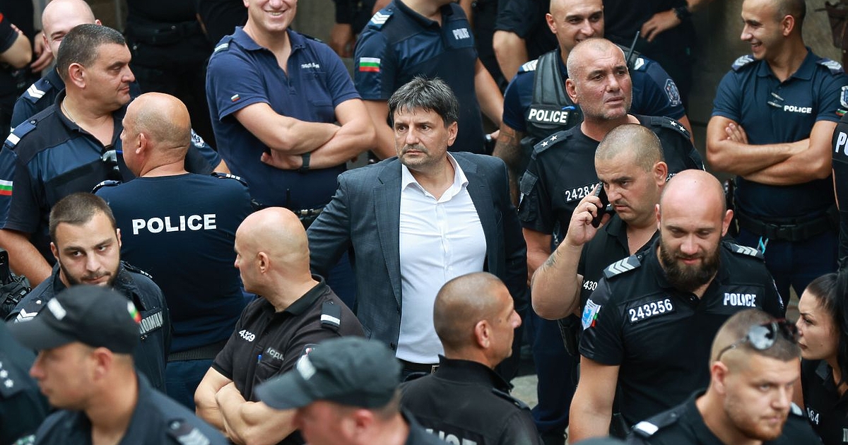 Директорът на Народния театър е виновен за агресията снощи, след