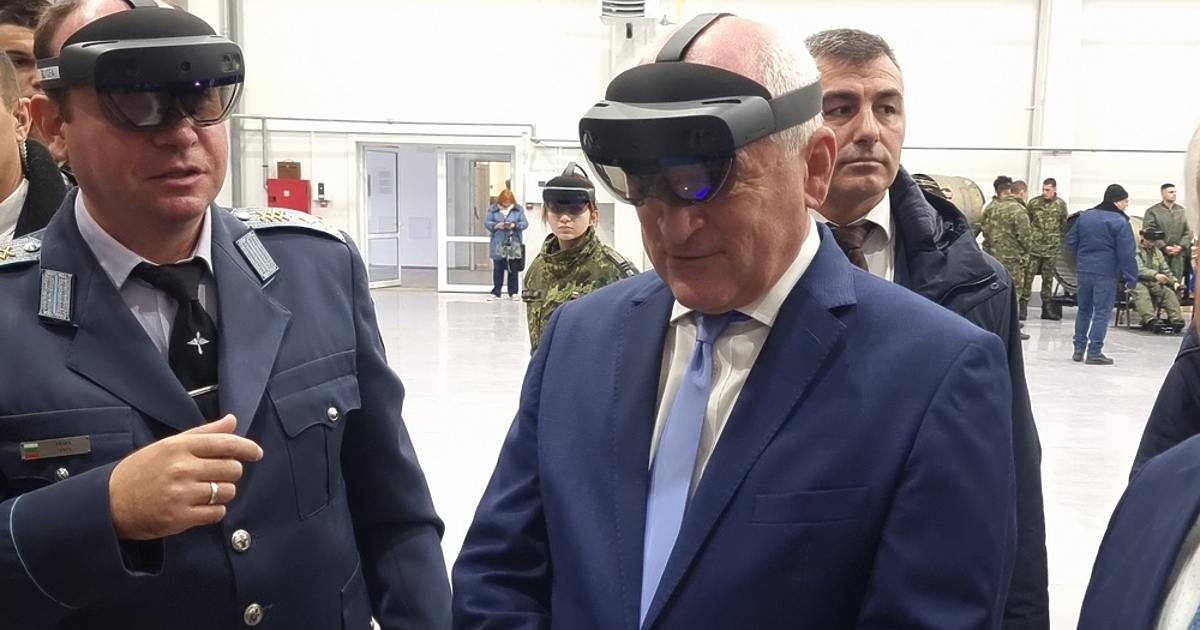 България ще получи осем самолета F-16 догодина, каза пред журналисти