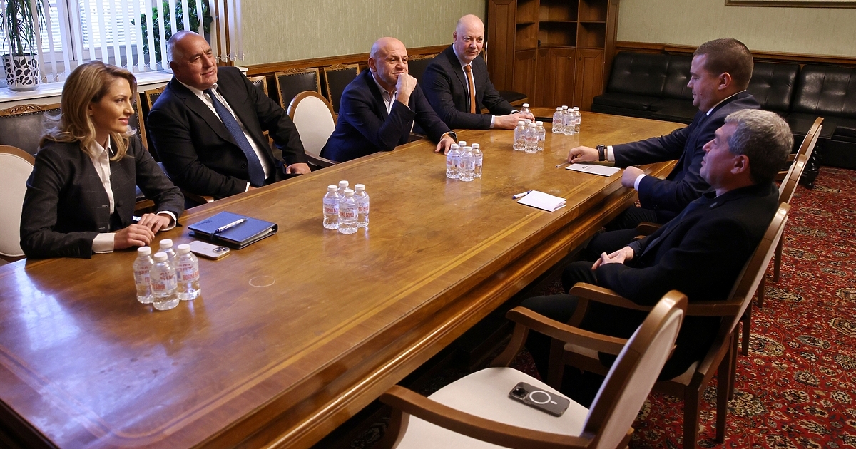 В партията на Слави Трифонов Има такъв народ“ (ИТН) са