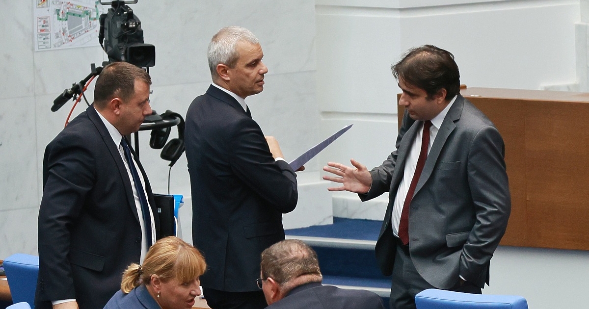 Продължаваме промяната – Демократична България“ (ПП-ДБ) се разцепи на две