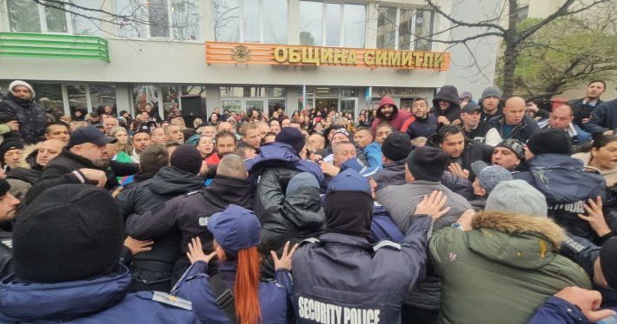 Сблъсъци, разминали се по чудо без сериозно пострадали, станаха по