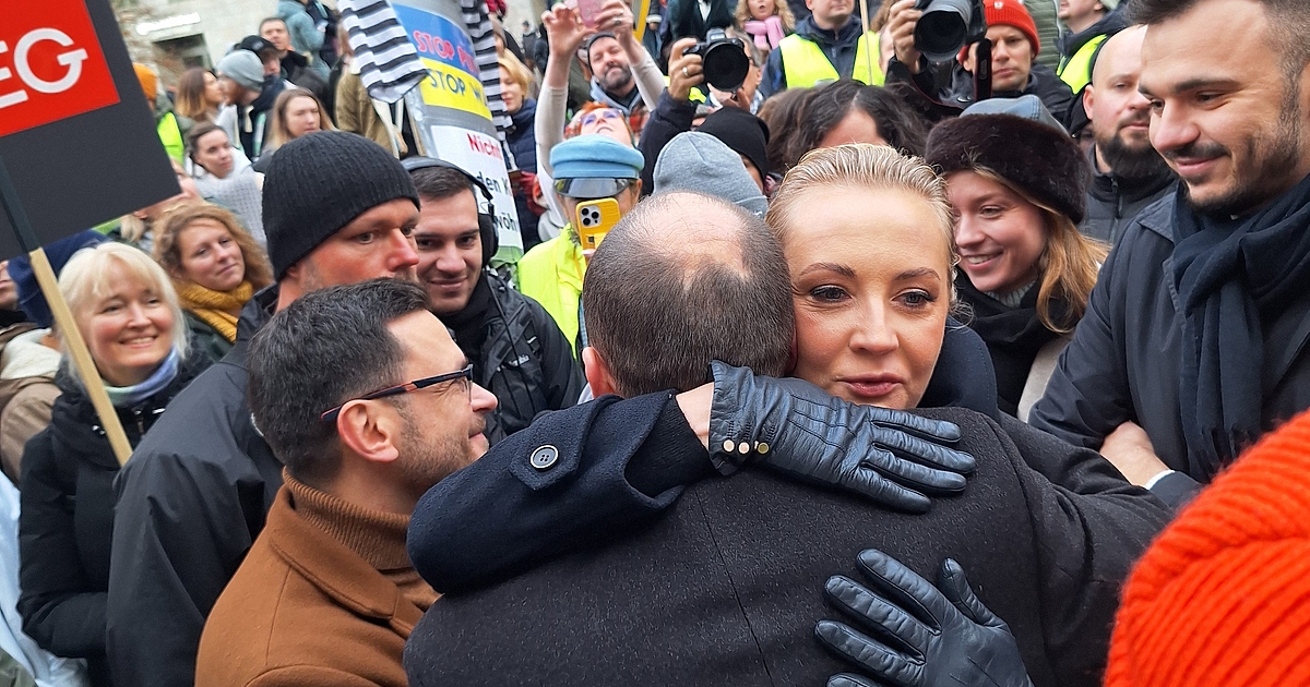 В центъра на Берлин днес се проведе антивоенна акция на