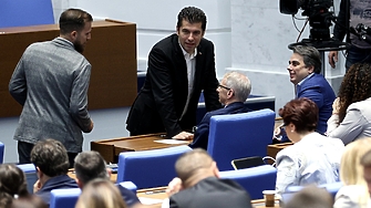 Парламентарната група на Продължаваме промяната Демократична България отказа разговор с Възраждане