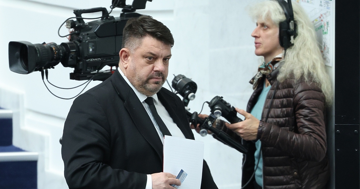 БСП покани на среща днес пет формации, на практика всички