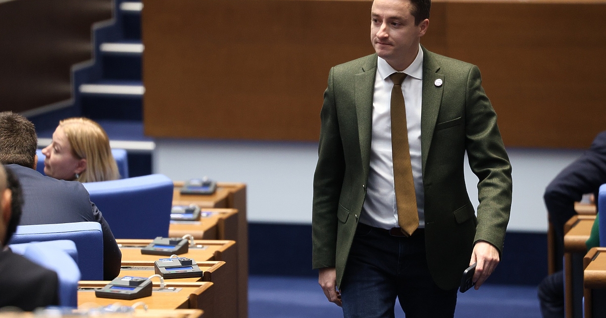 Два месеца са водени преговори с проруската партия Възраждане -