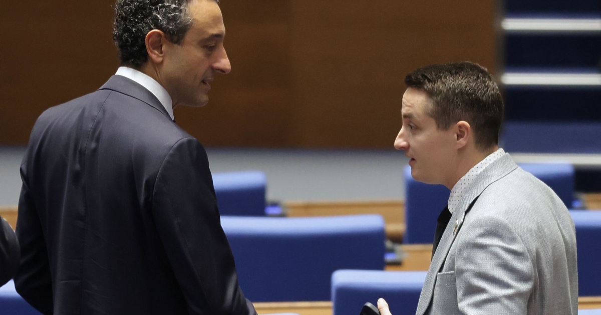 Кой, как и с колко гласа взе решението за изключването