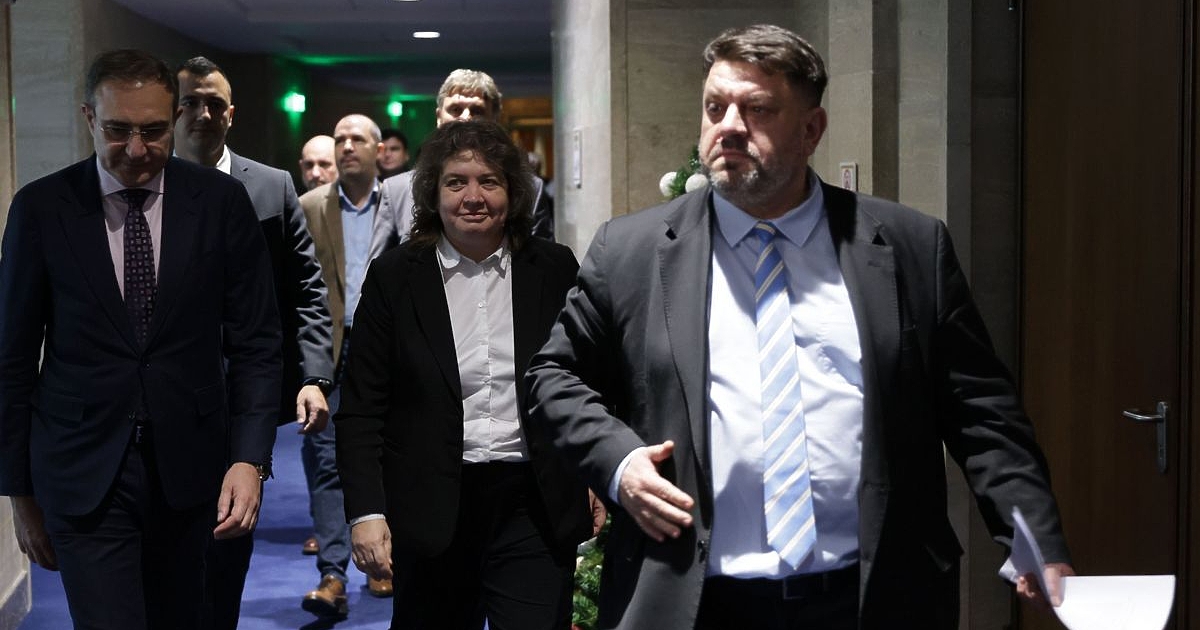 БСП пак издига Наталия Киселова за председател на парламента. Това