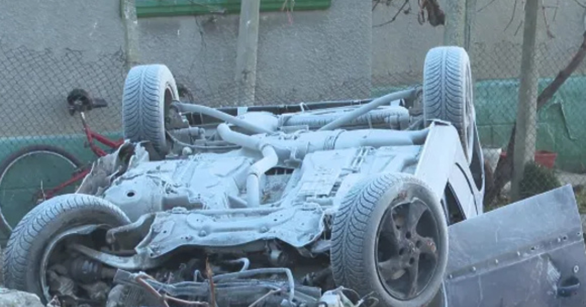 19-годишен се вряза с колата си в монолитна ограда на